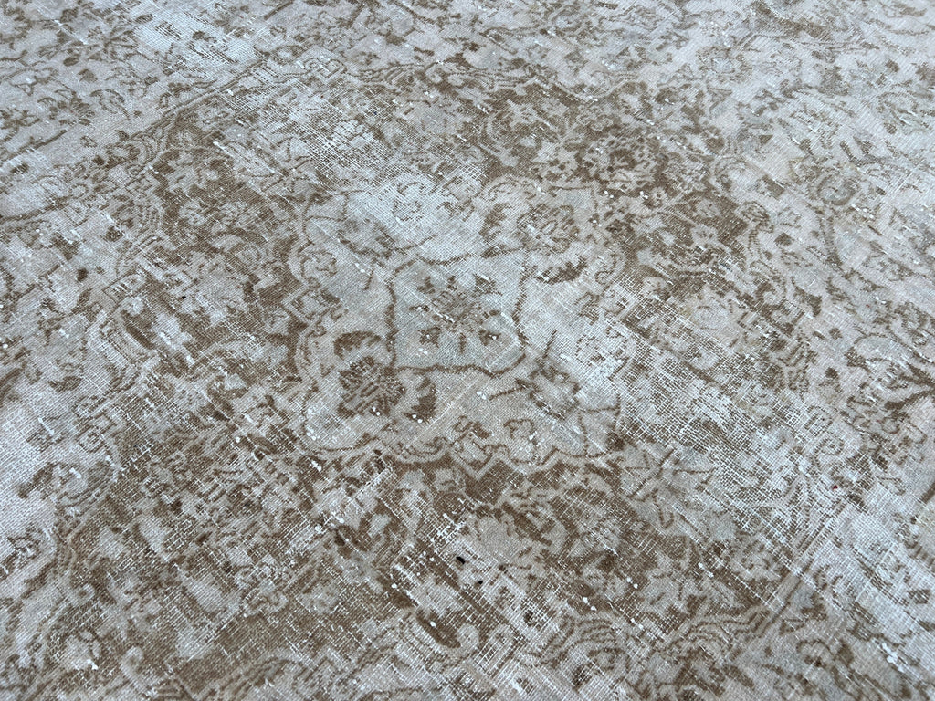 9x12 Hand-Knotted Wool Oushak Rug: Neutral Vintage Floral Carpet