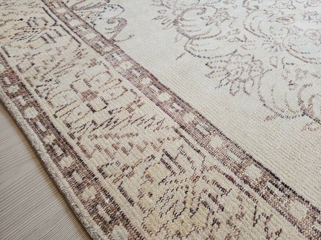 Vintage Turkish Wool Area Rug (6.1x9.5 ft): Neutral Bohemian Carpet