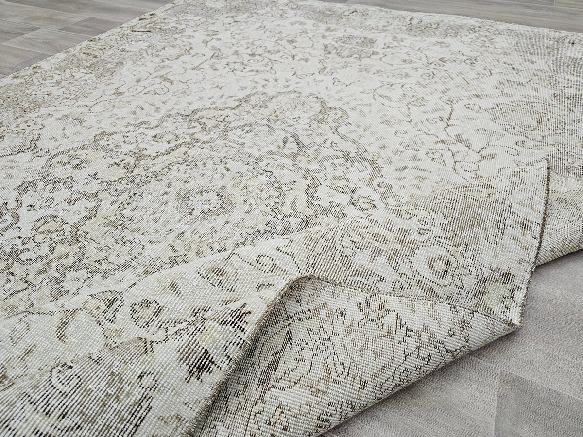 7x9 Vintage Turkish Rug : Hand Knotted Wool Oushak Rug - Neutral area rug for Bedroom and Kids room (6.70x9.55 ft)