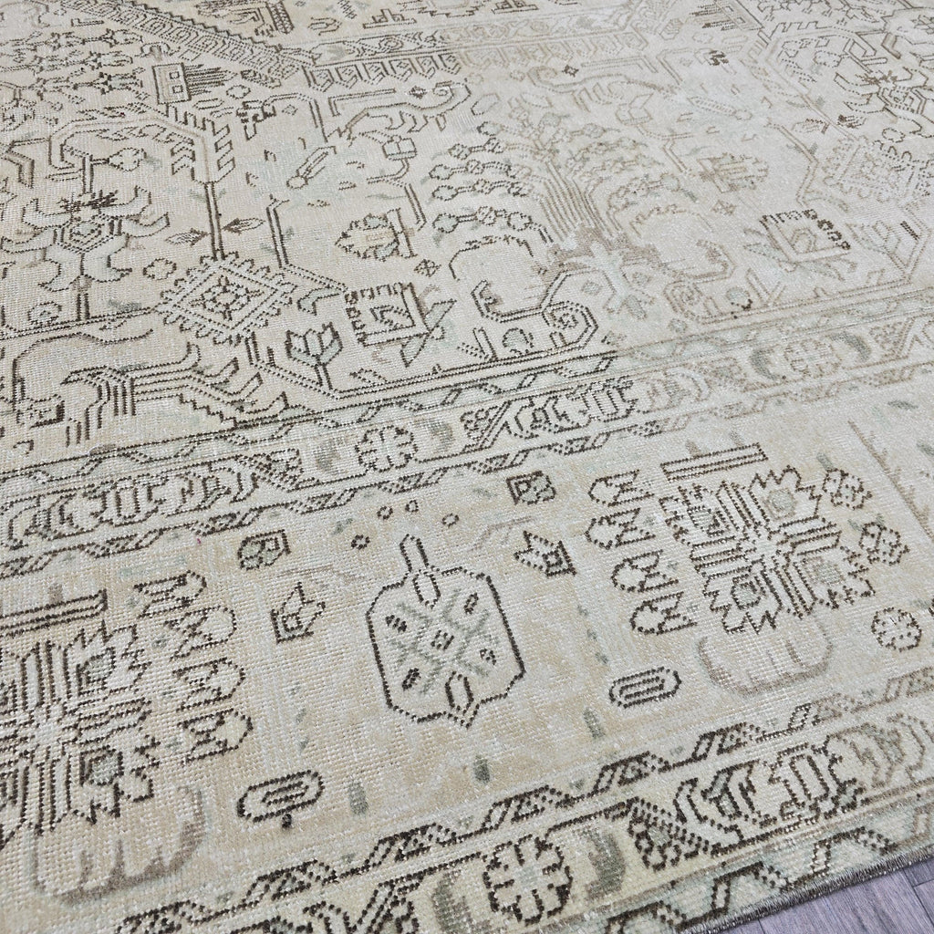 Vintage Turkish Oushak Rug: Large Hand-Knotted Wool Carpet