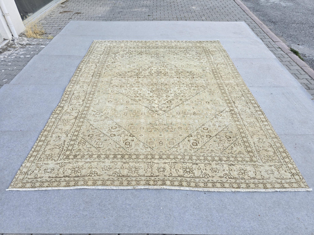 Vintage Turkish Rug 8x10, Neutral Muted Area Rug, Faded Beige Oushak Rug, Large Living Room Rug, Oversized Handmade Wool Rug