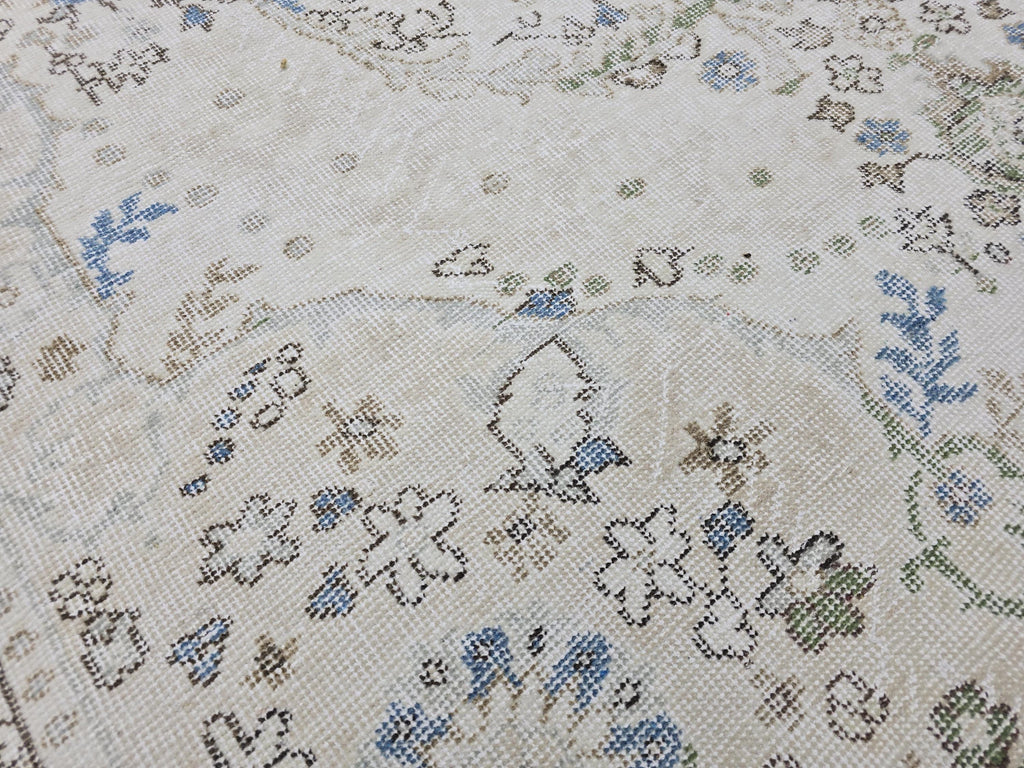 6x9 Vintage Turkish Oushak Rug: Handwoven Wool Cream Floral Carpet