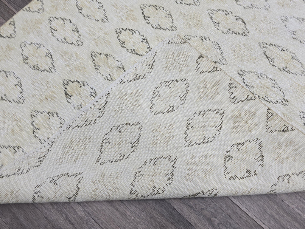 Vintage Oushak Rug 5x8: Cream Wool Diamond Pattern Turkish Carpet