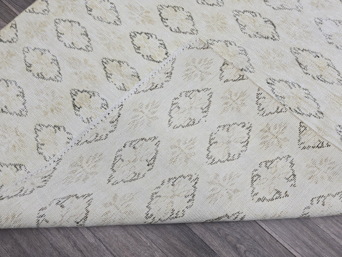 Vintage Oushak Rug 5x8: Cream Wool Diamond Pattern Turkish Carpet