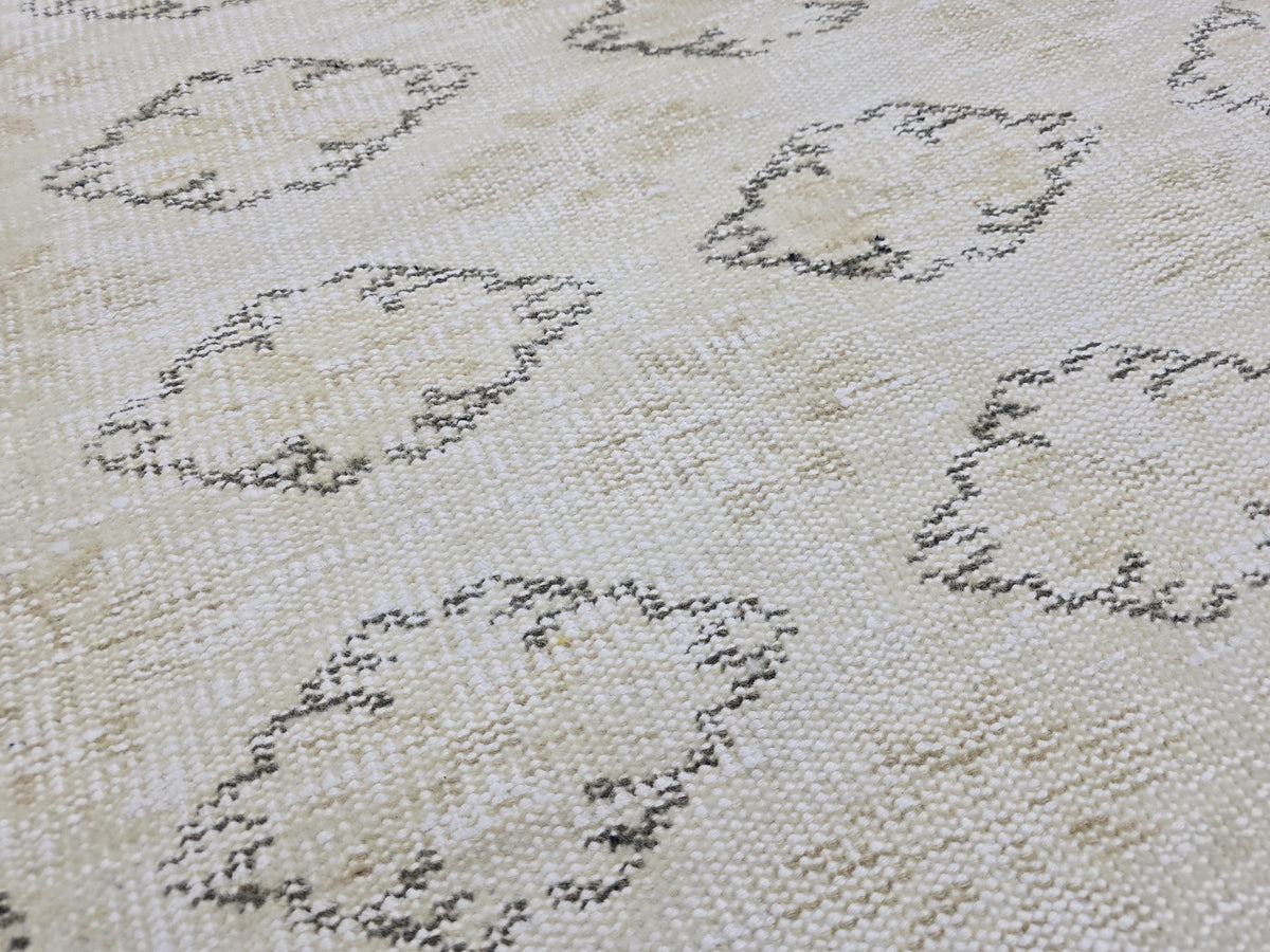 Vintage Oushak Rug 5x8: Cream Wool Diamond Pattern Turkish Carpet