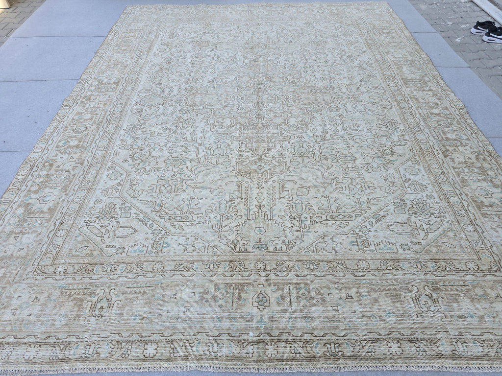 9x12 Wool Area Rug/ Hand Knotted Neutral Oushak Rug for Livingroom and Office/ Authentic Faded Vintage Rug/ Aesthetic Bedroom Rug/ Beige Rug