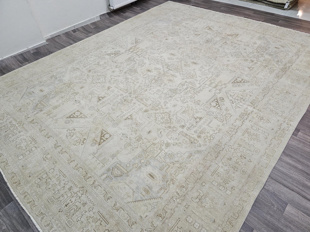 Oversize Hand Knotted Wool Rug: Vintage Heriz Design, 9.40x12.30 ft