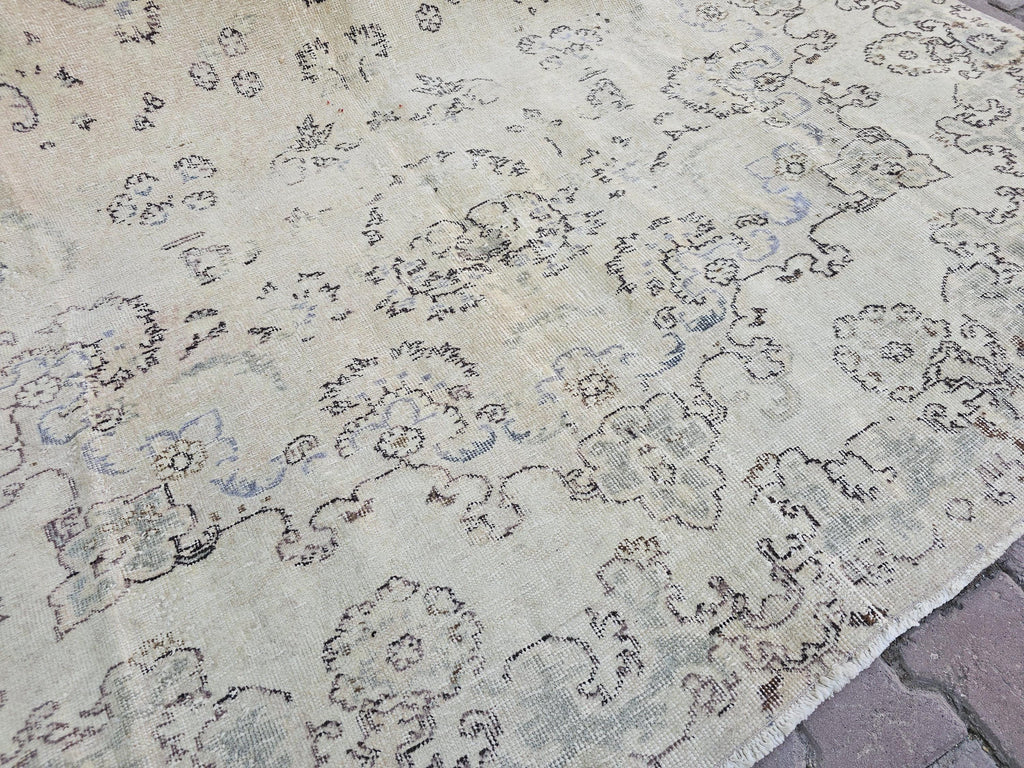 Large Vintage Turkish Wool Rug: 7x10 Floral Oushak