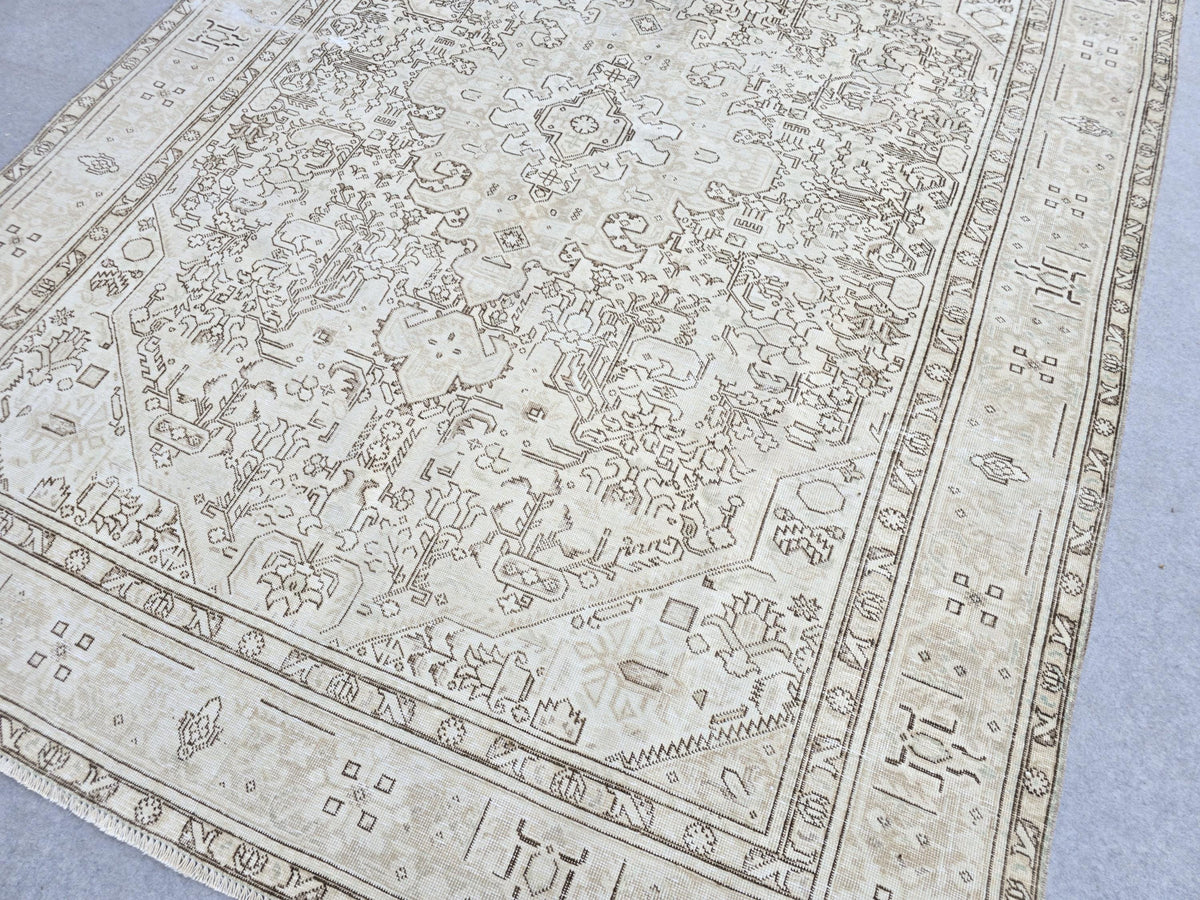 Turkish Rug 8x10, Ivory Bone Beige Wool Area Rug, Tribal Medallion Vintage Carpet for Living Room, Bedroom, Office, Boho Rustic Decor