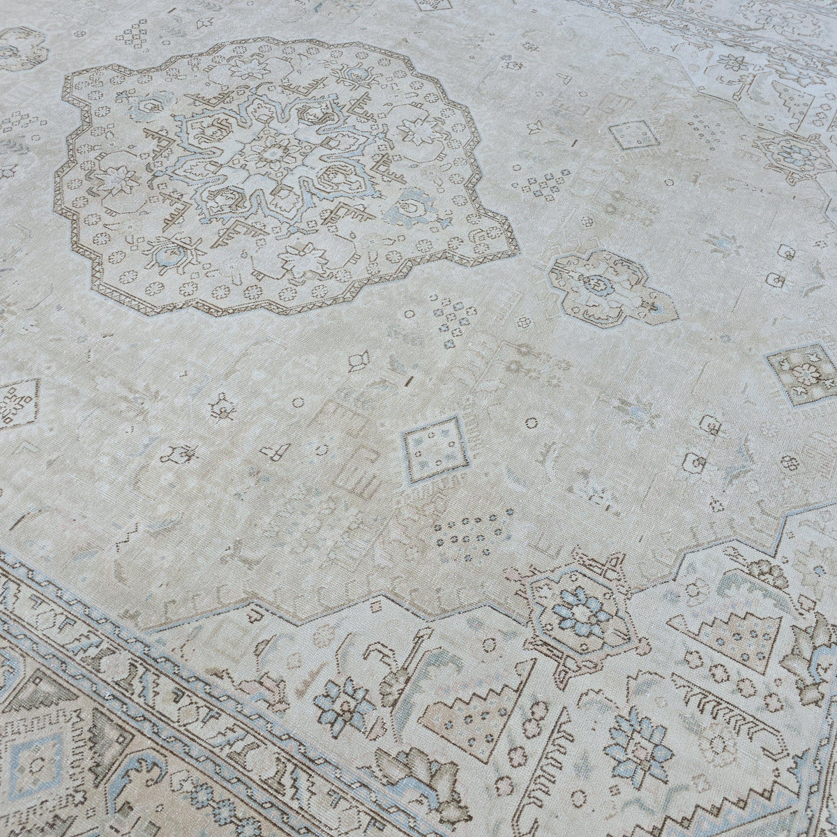 Oversized Hand-Knotted Wool Oushak Rug: Neutral Turkish Oriental Carpet (9.50x12.30 ft) Vintage
