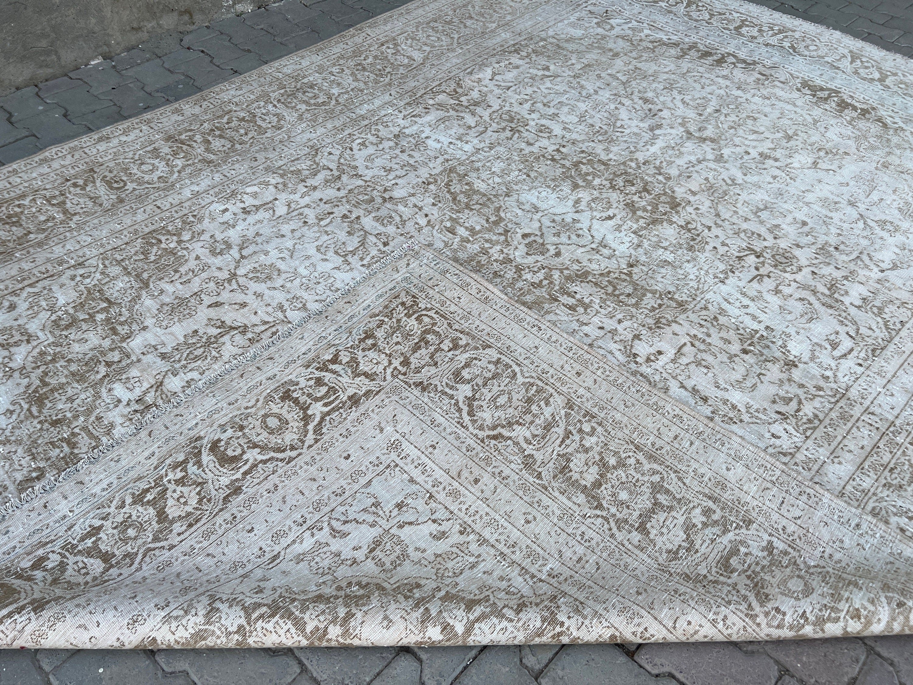 9x12 Hand-Knotted Wool Oushak Rug: Neutral Vintage Floral Carpet