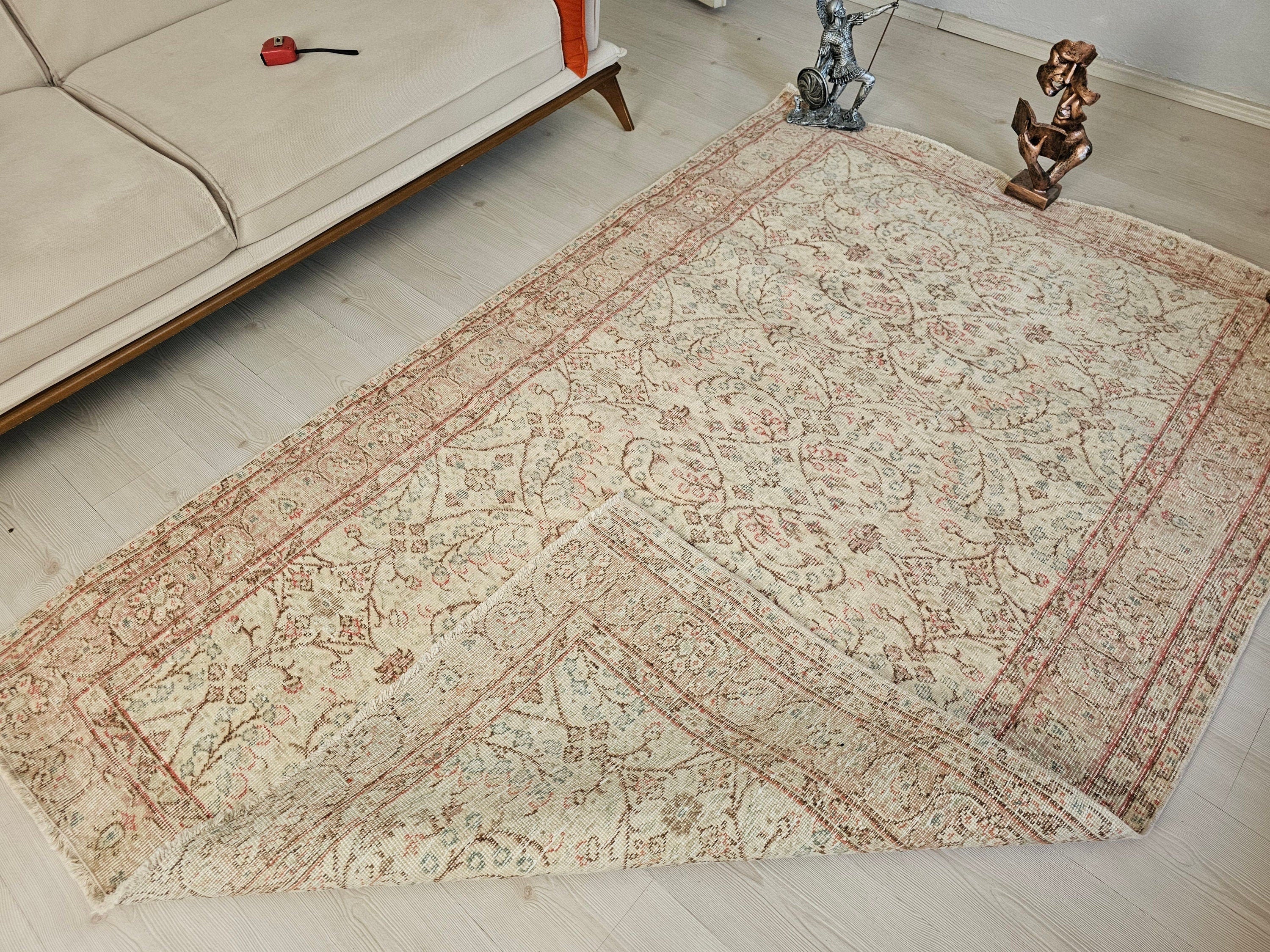 Hand Knotted Wool Turkish Oushak Rug: Cream & Pink Vintage Area Rug (5.10x7.50 feet)