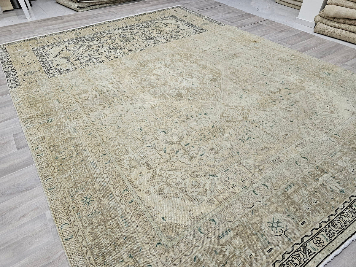 Hand-Knotted Wool Heriz Rug: 9x12 Vintage Turkish Geometric Area Rug