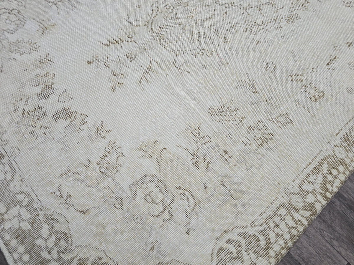 5.25x8.7 feet Neutral Vintage Area Rug Hand knotted Wool Turkish carpet