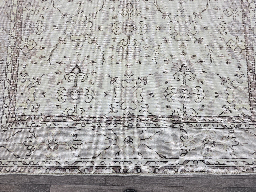 6x9 Vintage Turkish Oushak Rug: Hand-Knotted Wool Cream Floral Carpet