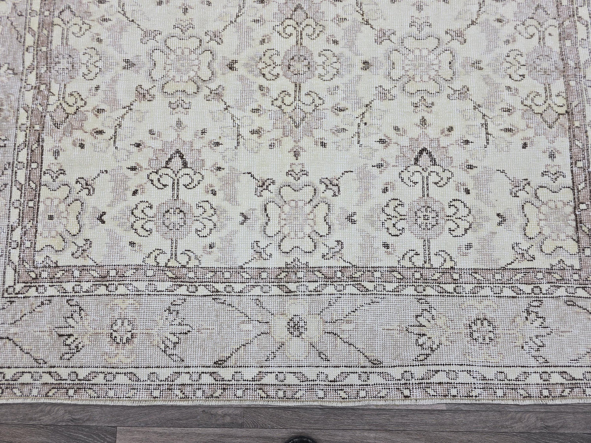 6x9 Vintage Turkish Oushak Rug: Hand-Knotted Wool Cream Floral Carpet