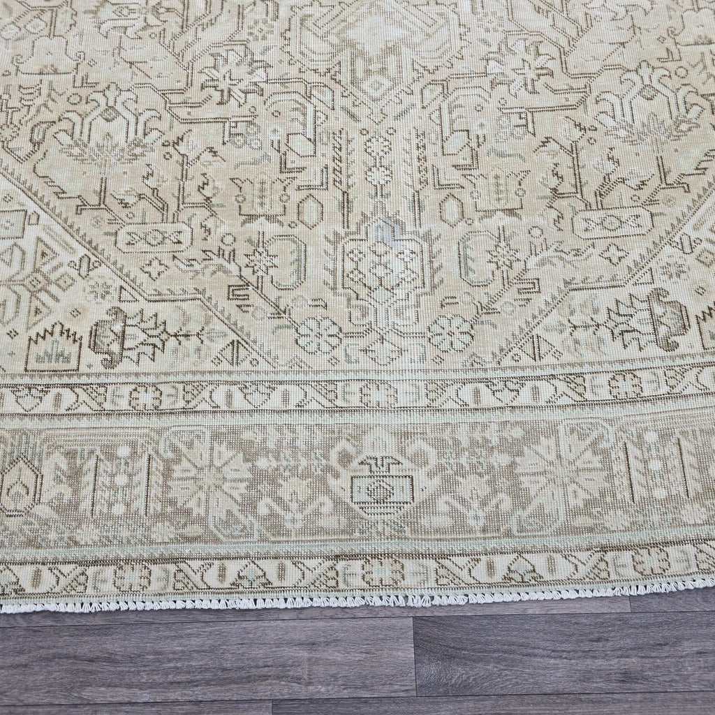 Handmade Wool Heriz Rug, 8x11 Neutral Vintage Turkish Rug