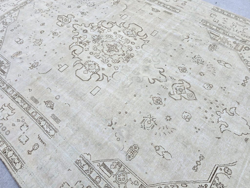 Turkish Rug 8x11, Faded Vintage Rug, Distressed Neutral Rug, Hand Knotted Wool Carpet, Cream Area Rug, Boho Bedroom Rug - Faded Wool Rug