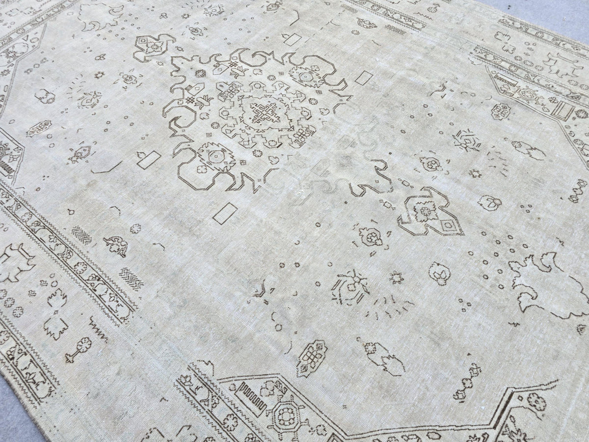 Turkish Rug 8x11, Faded Vintage Rug, Distressed Neutral Rug, Hand Knotted Wool Carpet, Cream Area Rug, Boho Bedroom Rug - Faded Wool Rug