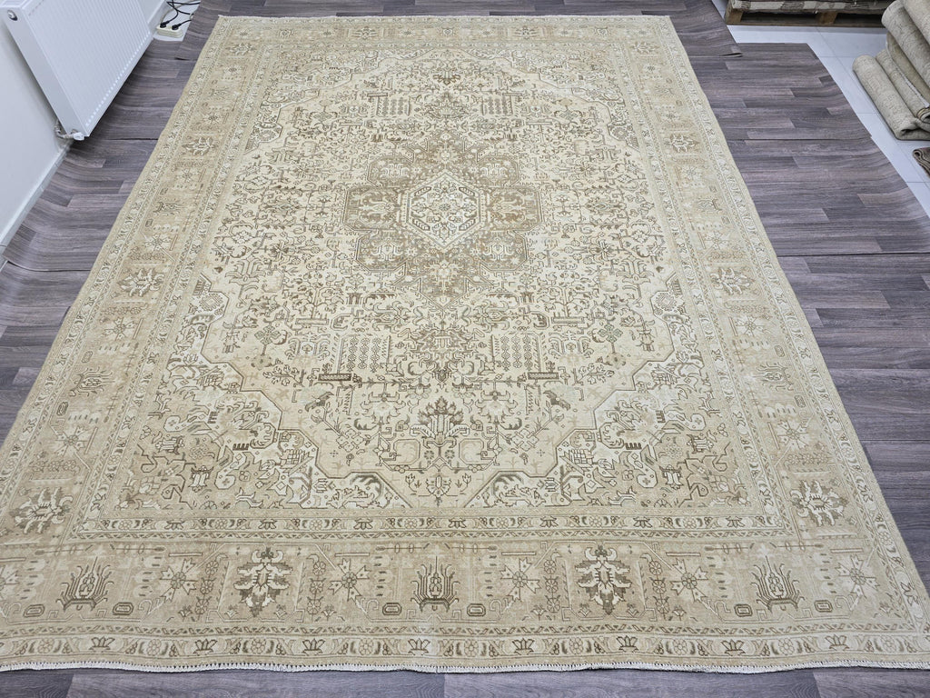 Oversized Vintage Turkish Oushak Rug: 9.6x12.5 ft, Neutral Beige Wool