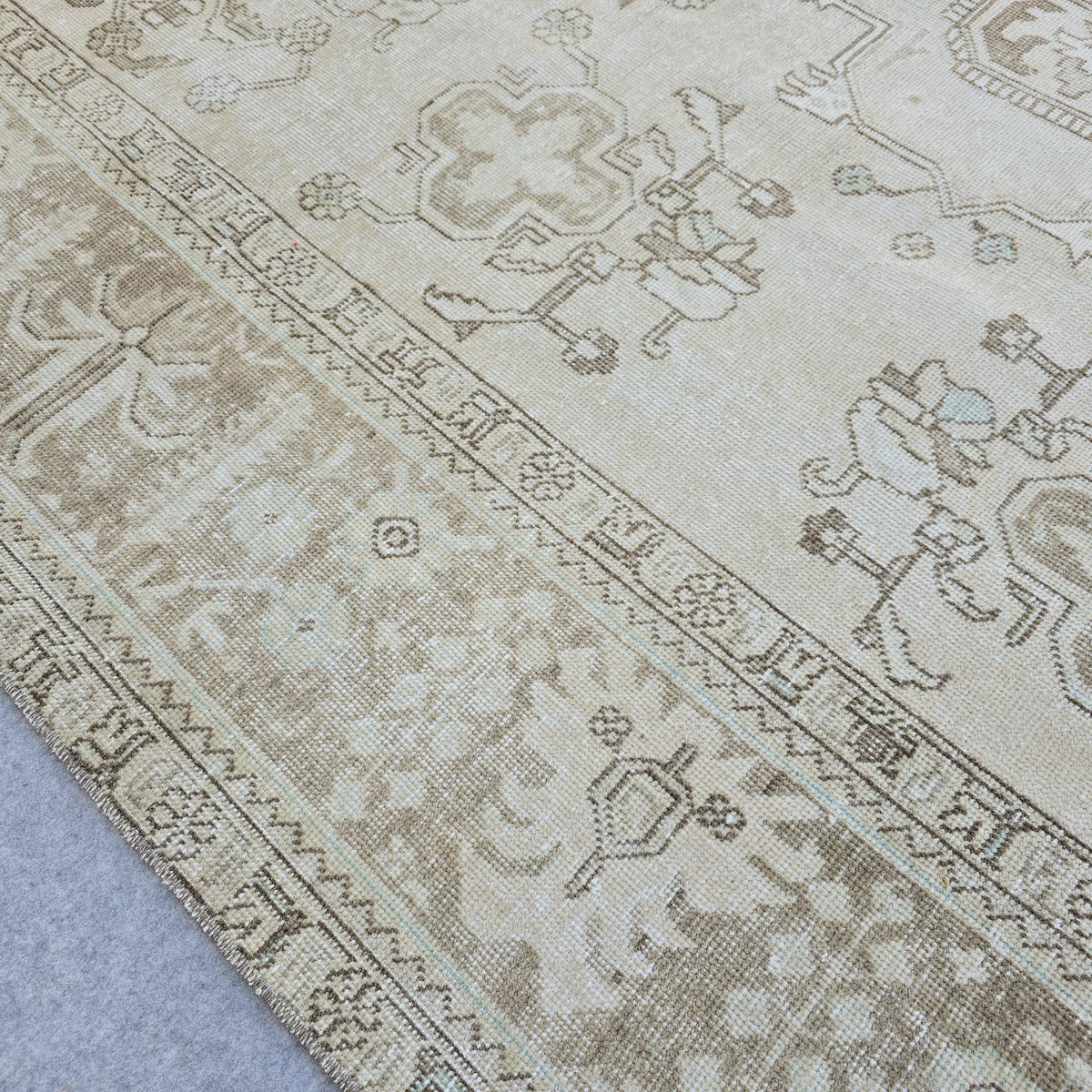 Vintage Rug 9x12 : Neutral Turkish Oushak Area rug /9.50x11.80 feet