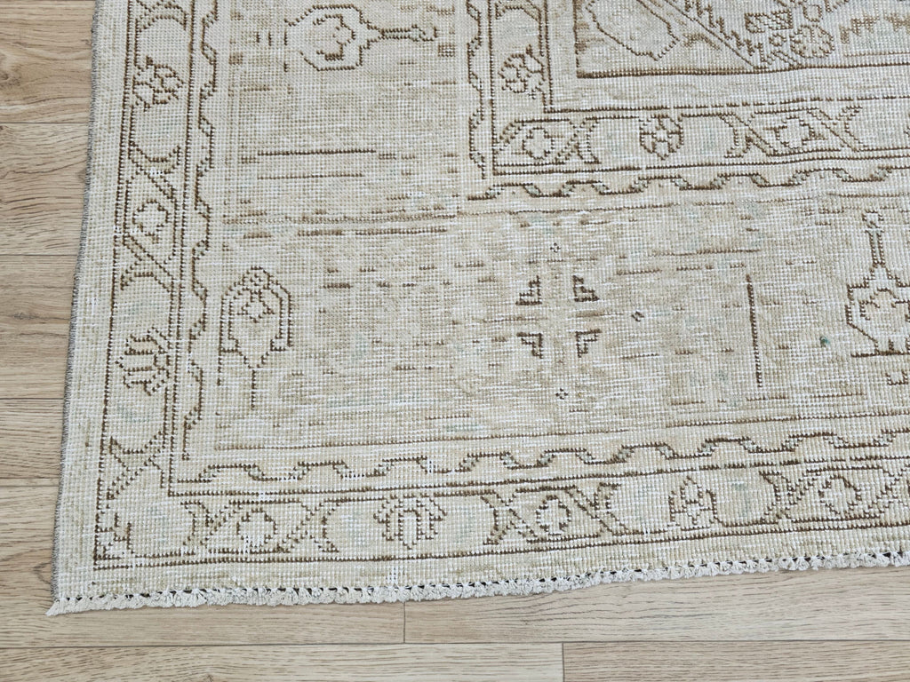Vintage Anatolian Rug 9x12: A Timeless Treasure for Your Home