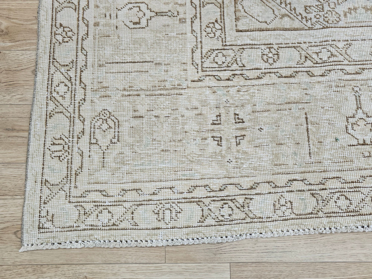 Vintage Anatolian Rug 9x12: A Timeless Treasure for Your Home