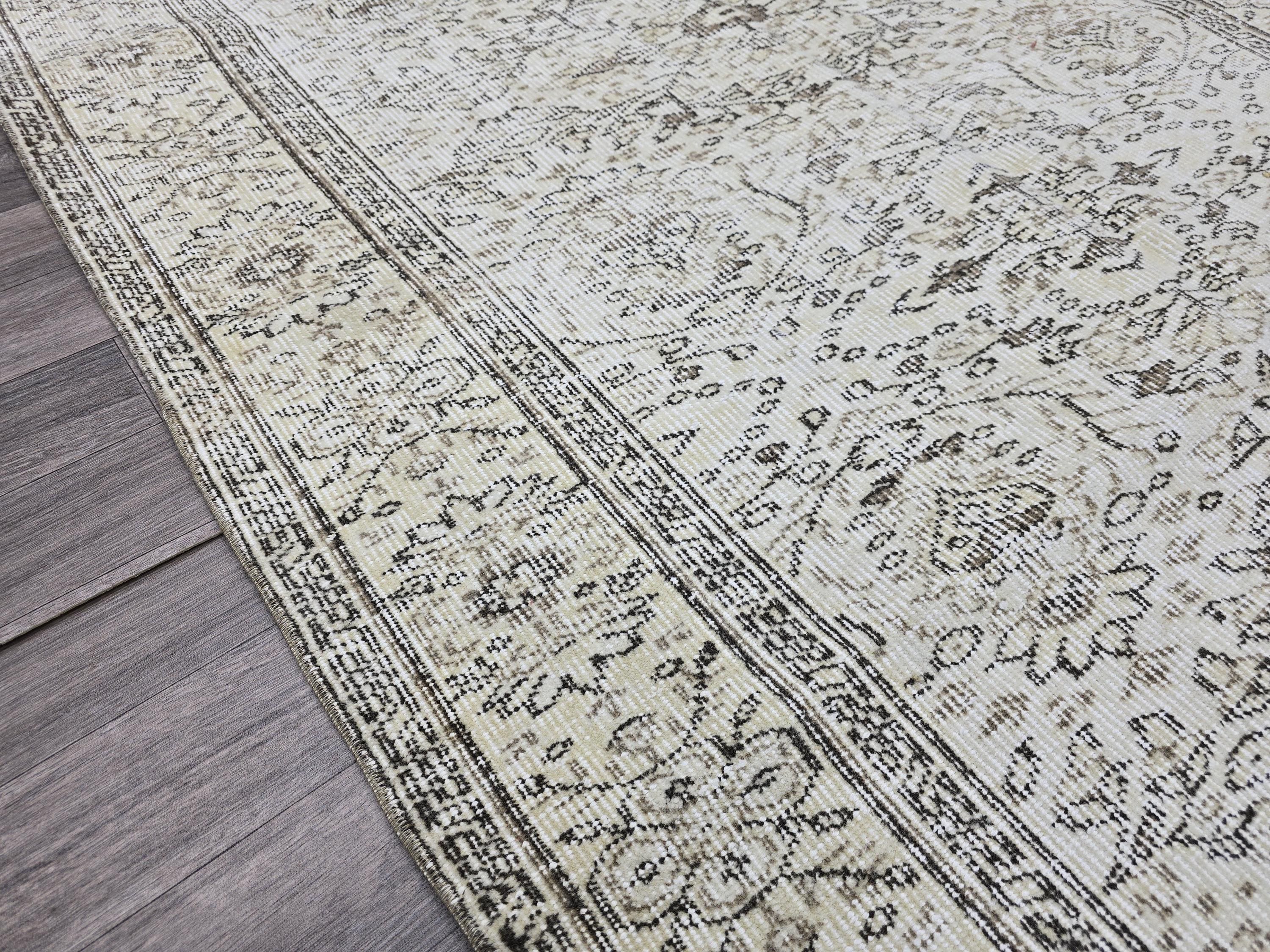 5x8 Vintage Handknotted Anatolian Rug: Cream Beige Wool Oriental Carpet