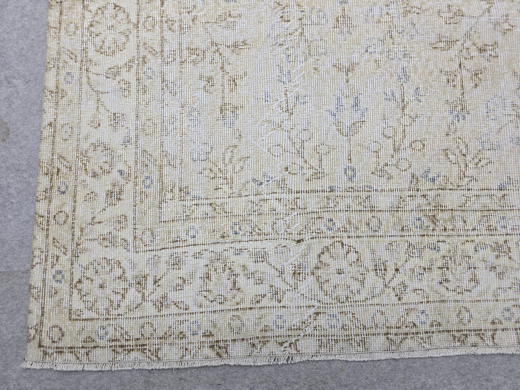 6x9 Vintage Rug Muted Floral | Turkish Wool Area Rug Neutral | Beige Bedroom Carpet Distressed
