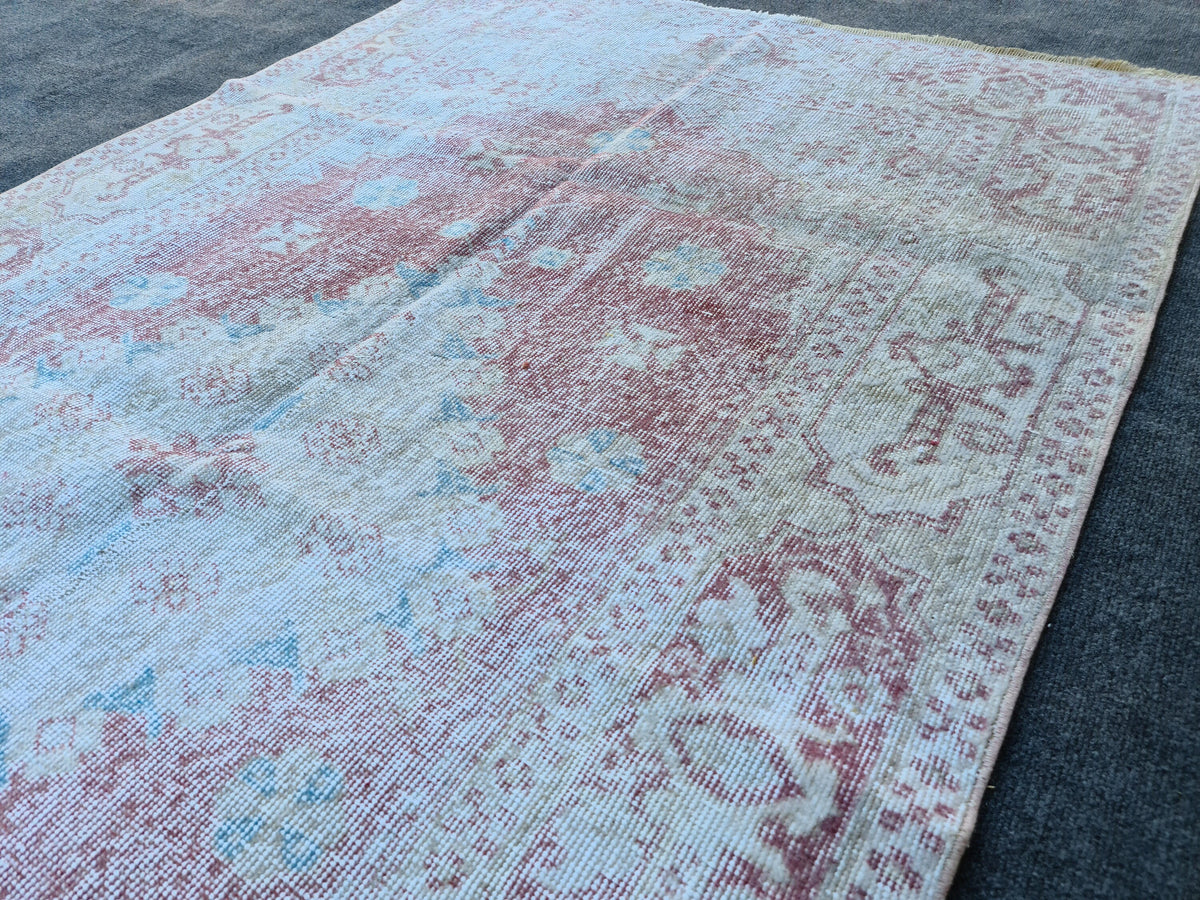 Handmade Wool Oushak Rug (4.6x8.2 ft): Faded Vintage Turkish Accent Rug