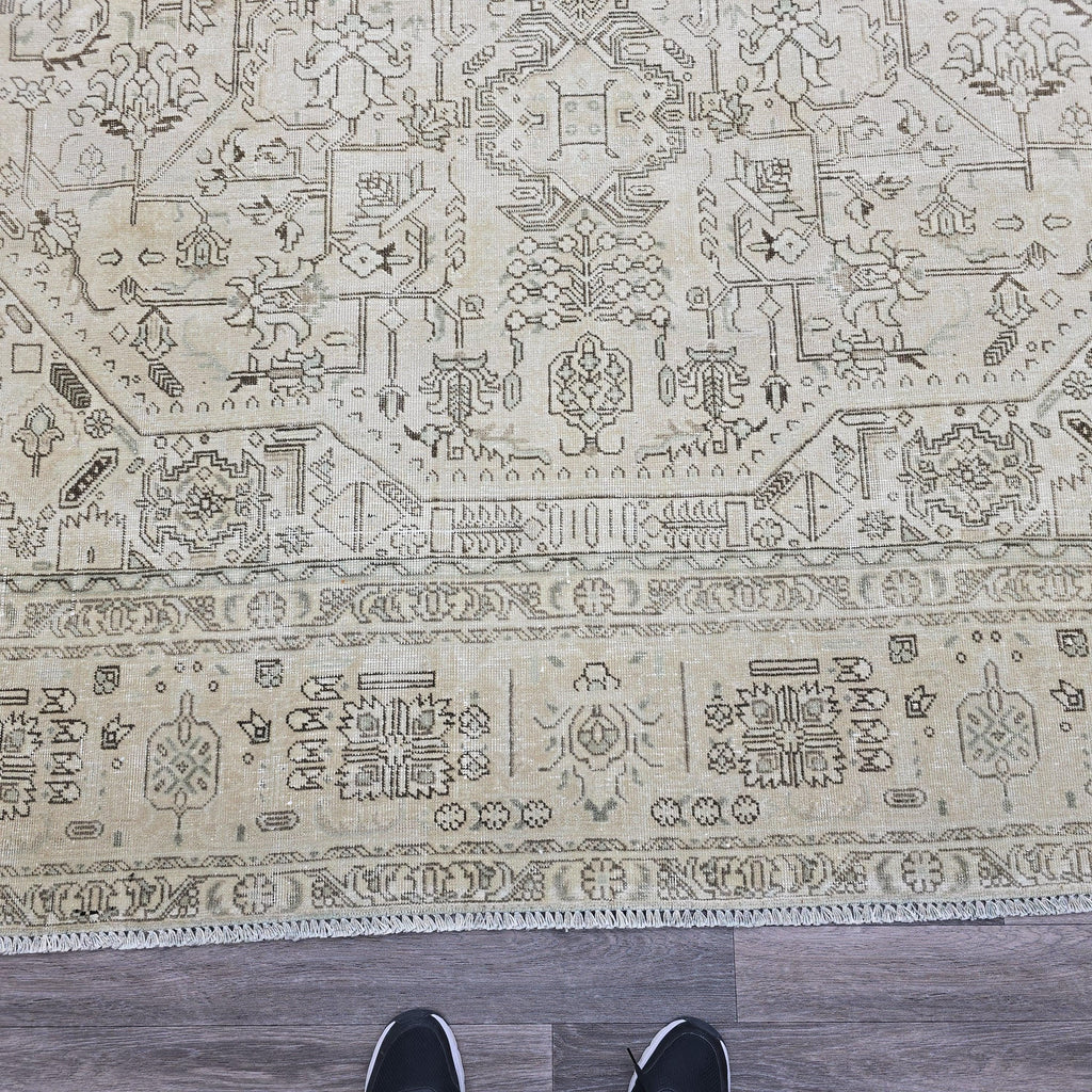 Vintage Turkish Oushak Rug: Large Hand-Knotted Wool Carpet