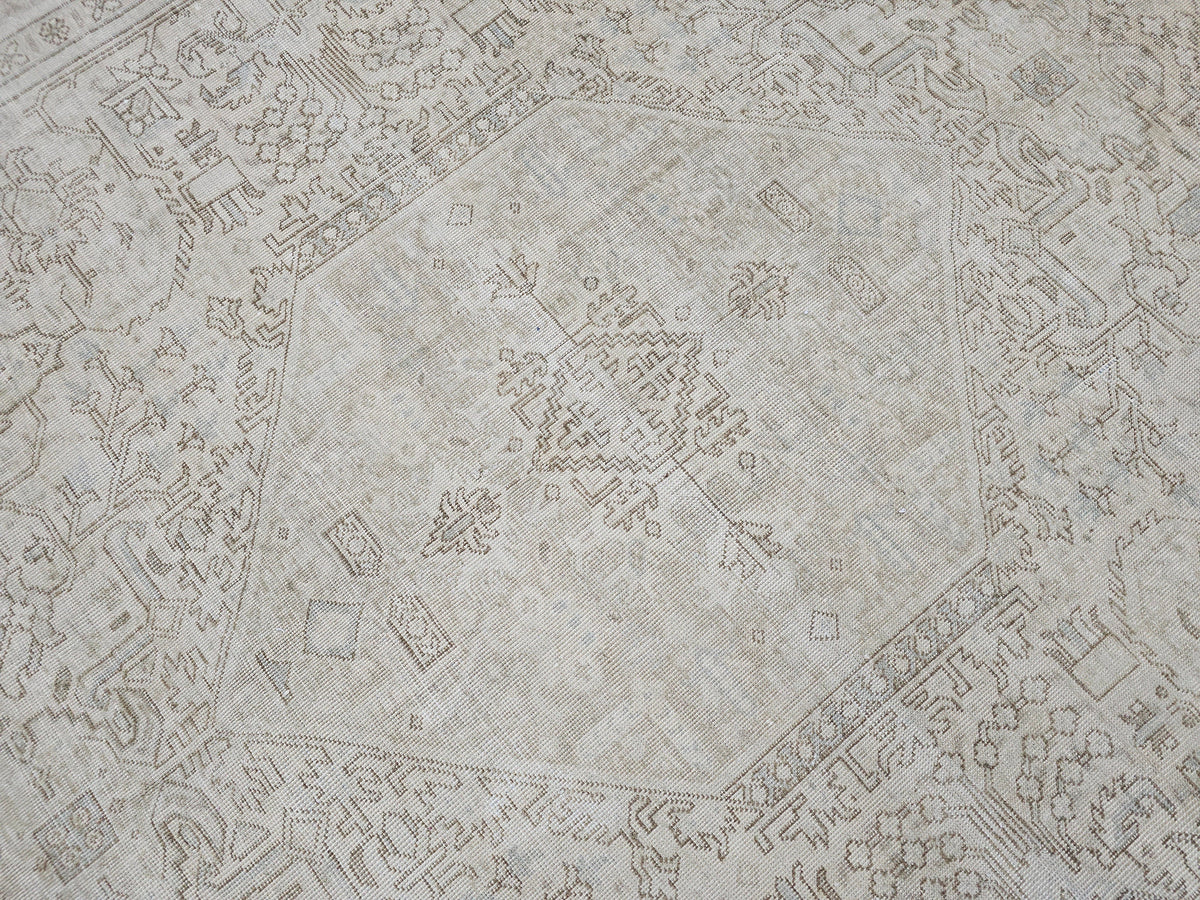 9x12 Vintage Turkish Heriz Rug: Hand-Knotted Wool Carpet