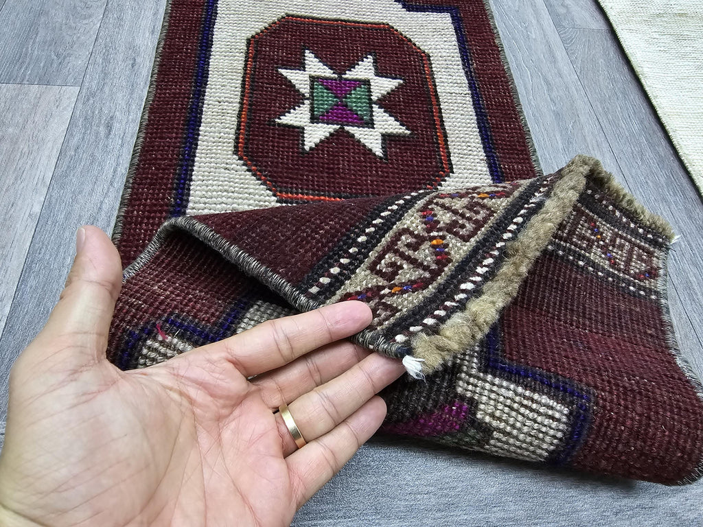 Vintage Turkish Oushak Wool Mat: Handwoven Tribal Bath Rug (1.2x3.9ft)