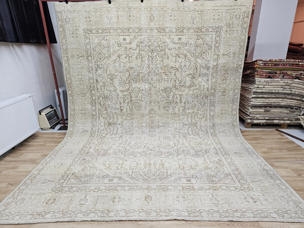 Vintage Anatolian Rug 9x12: A Timeless Treasure for Your Home