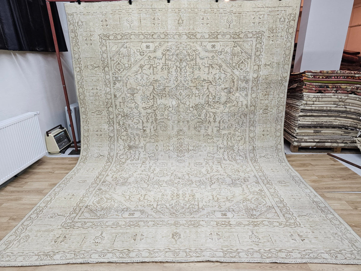 Vintage Anatolian Rug 9x12: A Timeless Treasure for Your Home