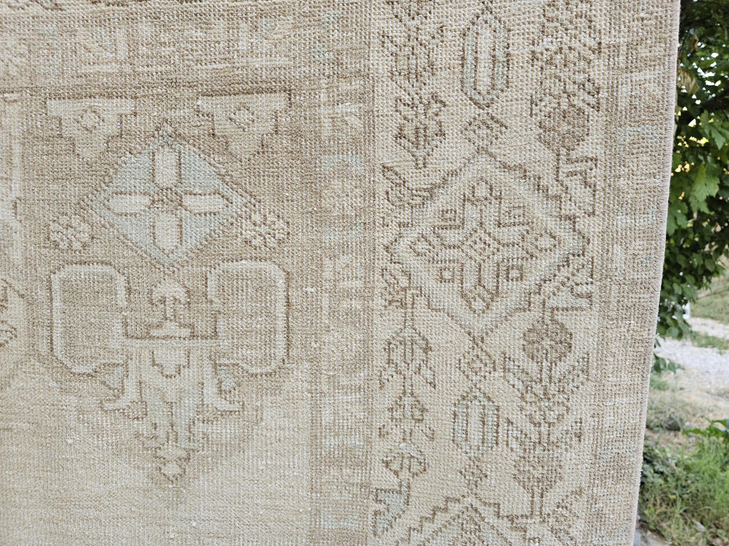 9x12 Hand-Knotted Wool Anatolian Rug: Neutral Beige & Ivory
