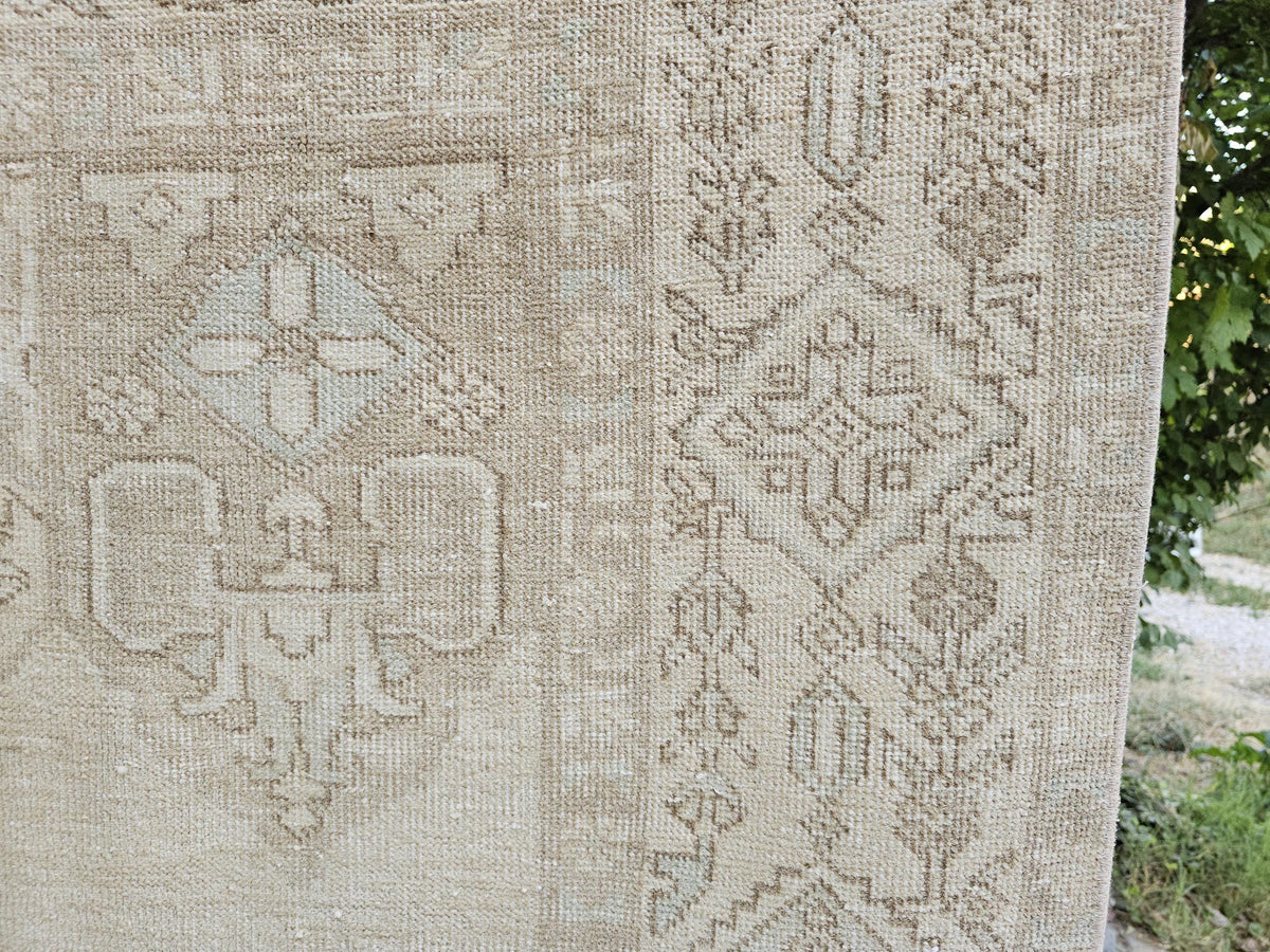 9x12 Hand-Knotted Wool Anatolian Rug: Neutral Beige & Ivory