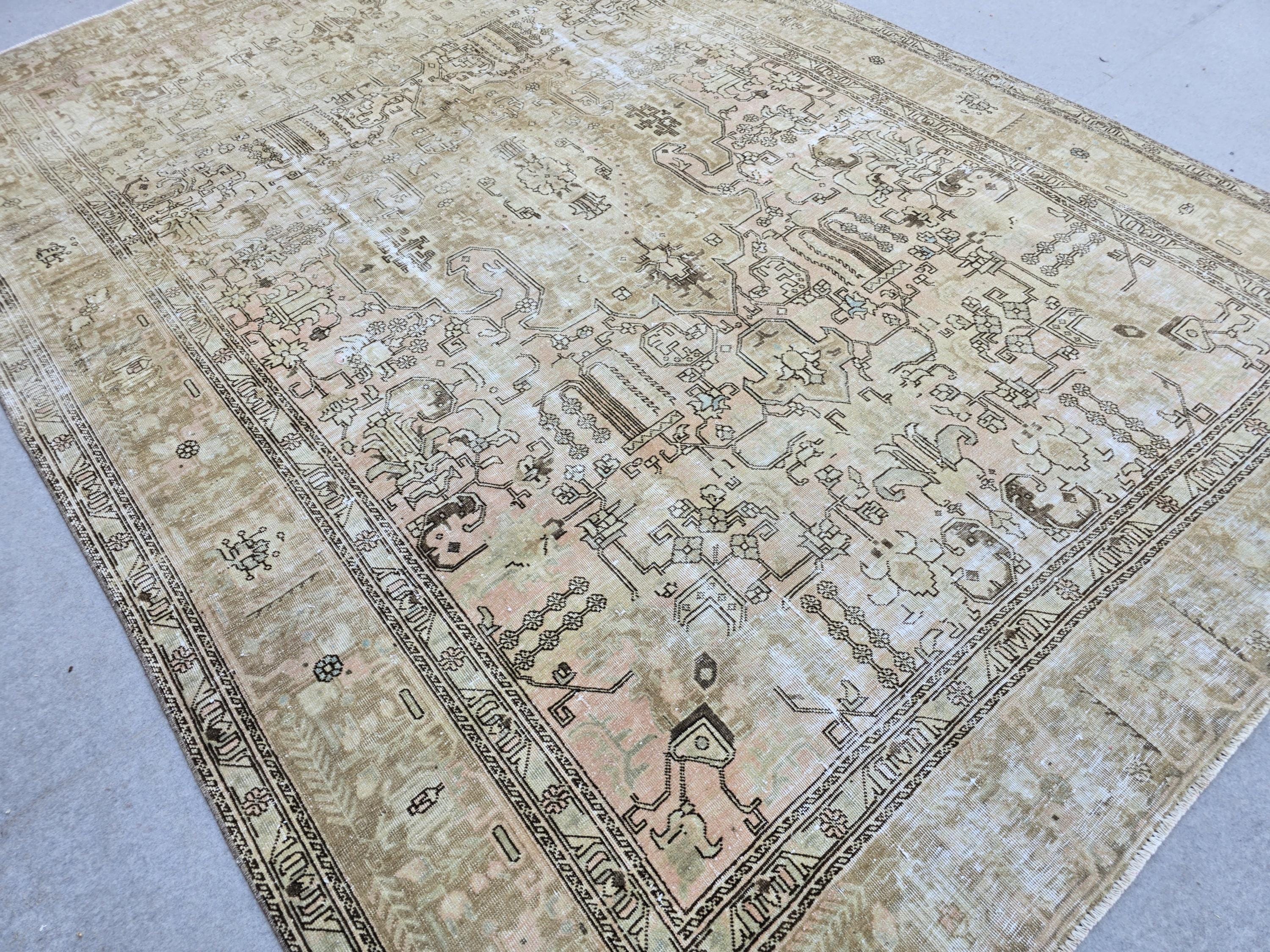 Vintage Rug 8x11, Distressed Hand Knotted Wool Turkish Rug, Faded Pink/Tan Beige Area Rug for Dining Room, Shabby Chic Antique Carpet