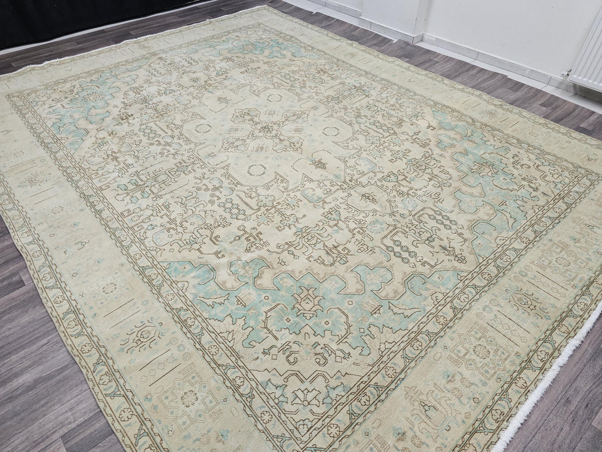 Oversized 9x12 Wool Turkish Rug: Vintage Oushak Heriz Design