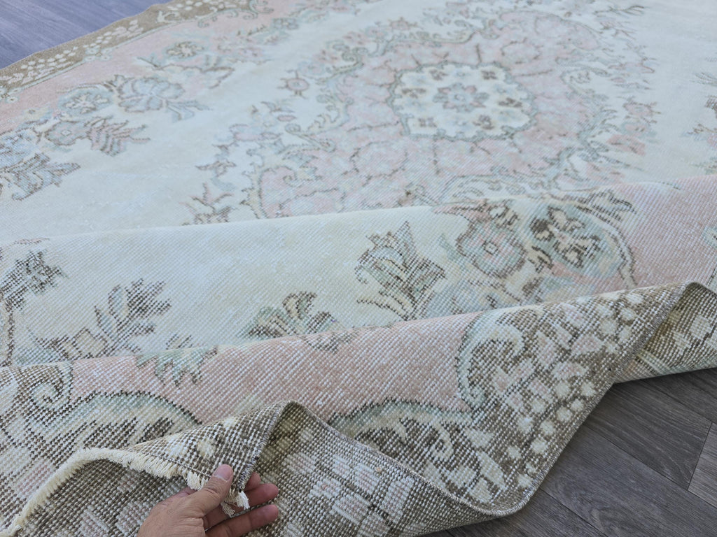 6x9 Vintage Turkish Area Rug Neutral Pink Cream Brown //5.80x9.50 feet