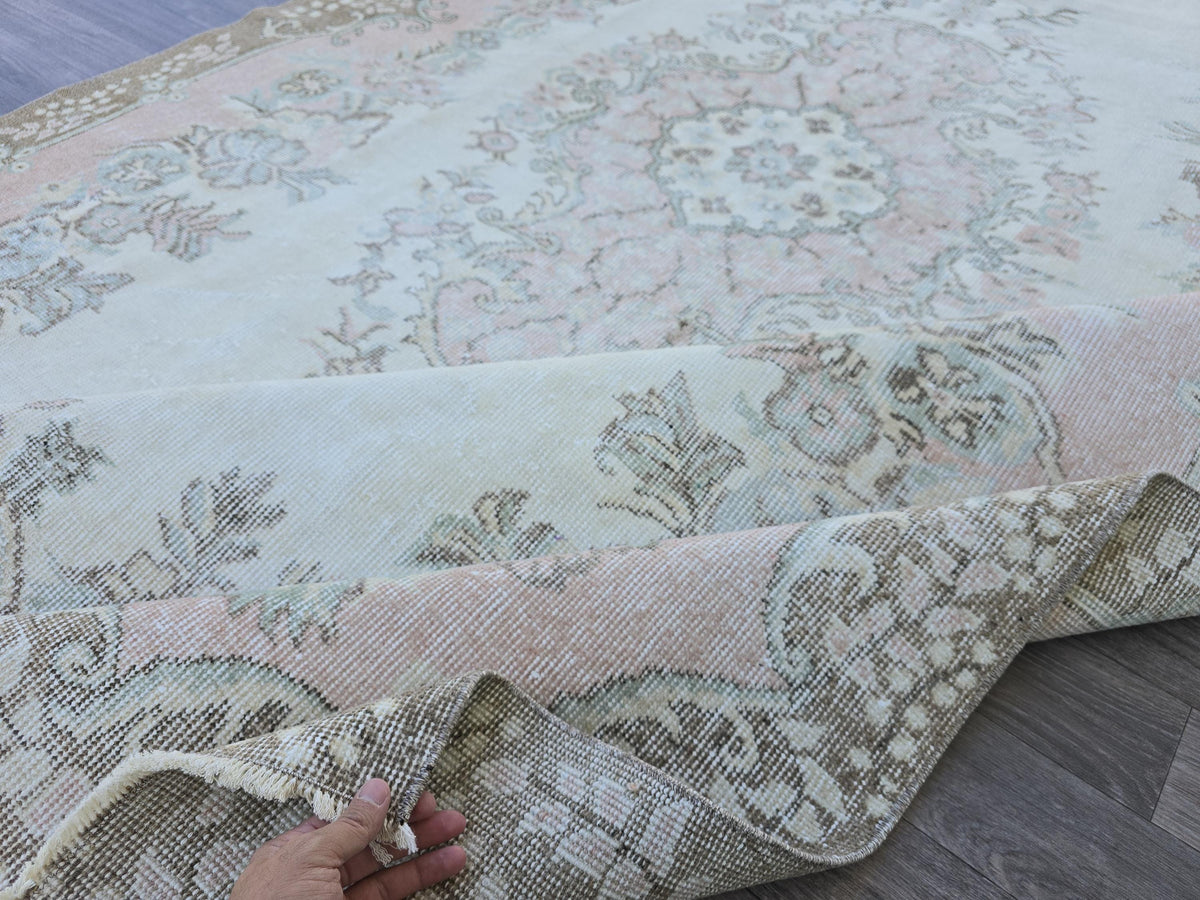 6x9 Vintage Turkish Area Rug Neutral Pink Cream Brown //5.80x9.50 feet
