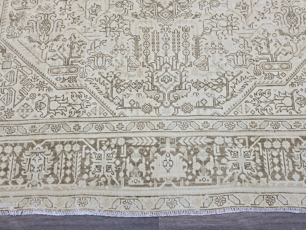 Large Vintage Turkish Oushak Rug: Handwoven Wool, Neutral Cream (9.3x12.4 ft)