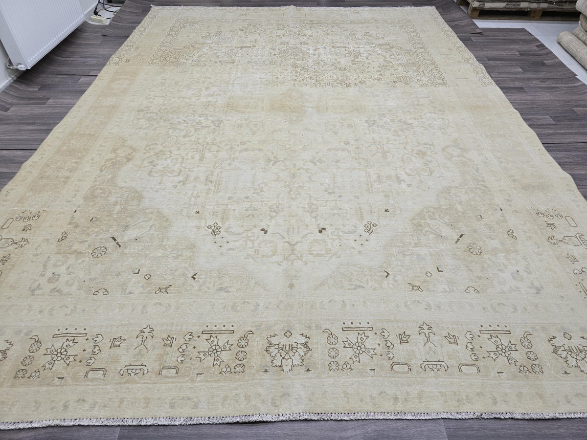 9x12 Vintage Oushak Rug: Handmade Neutral Turkish Area Carpet (9.45x12.85 ft)