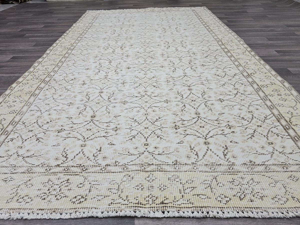 5x9 Vintage Turkish Oushak Rug: Hand-Knotted Wool, Cream Neutral Carpet