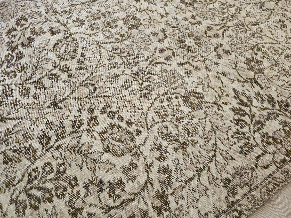 Small Hand-Knotted Wool Oushak Rug: Neutral Turkish Entryway Carpet (4.20x7.40 ft)