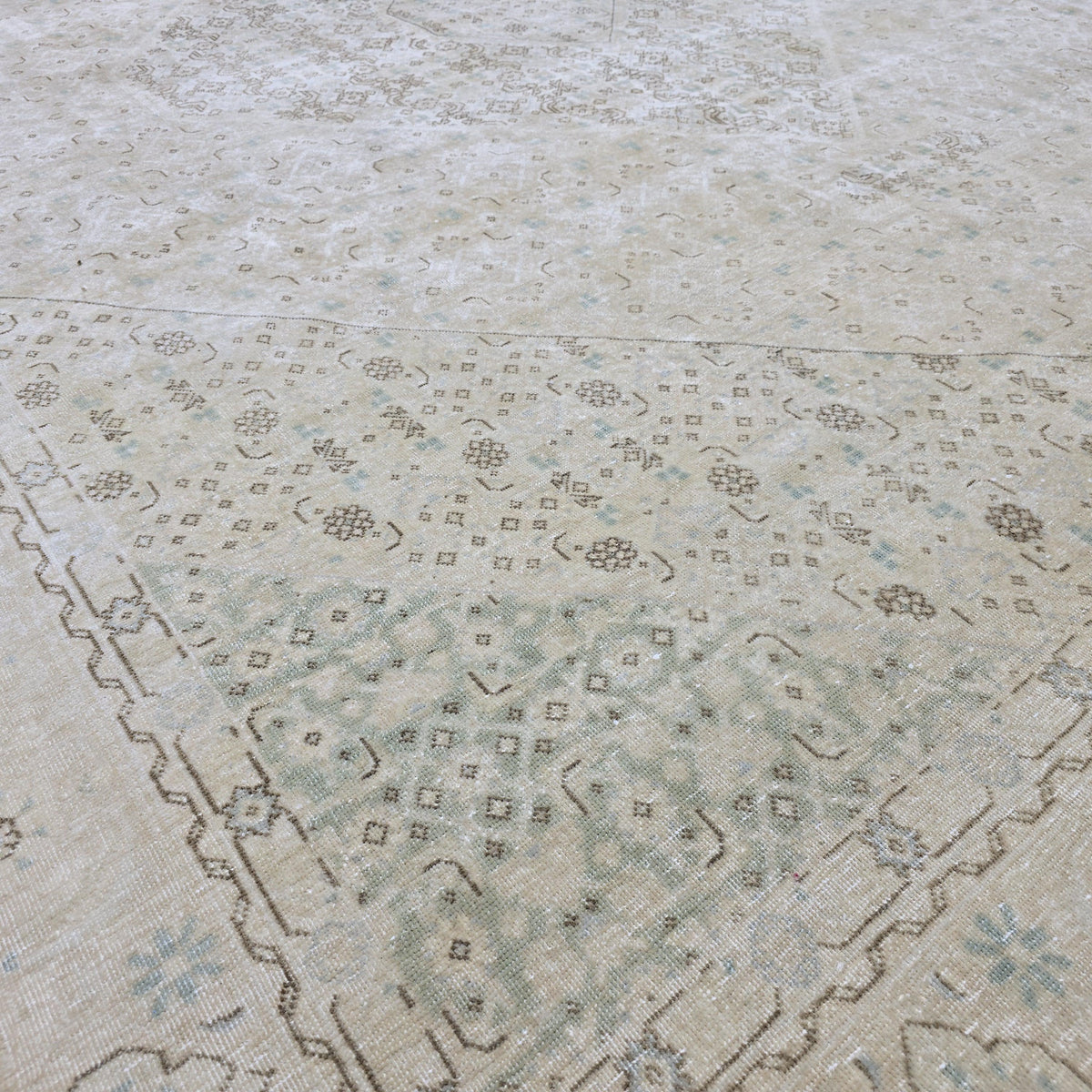 10x12 Oushak Rug: Hand-Knotted Wool Turkish Area Rug