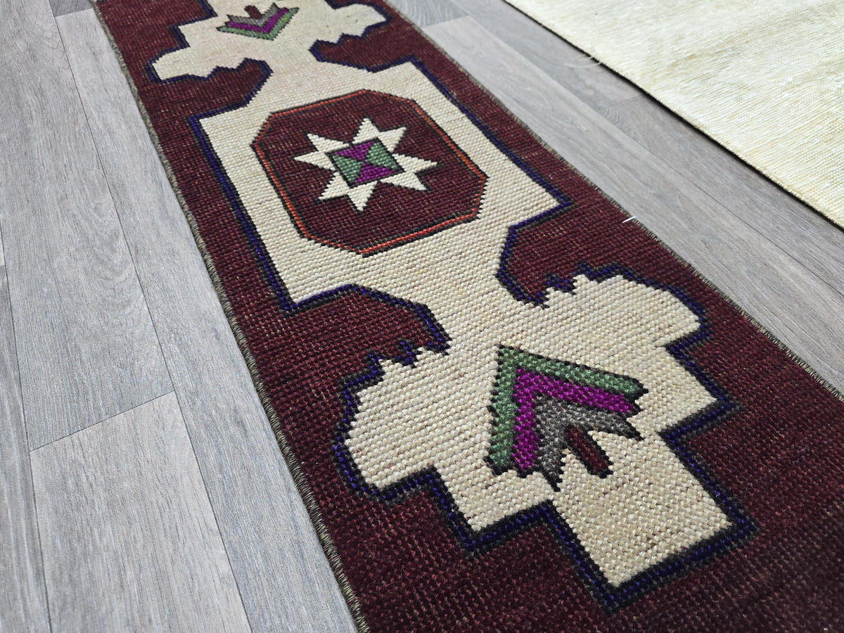 Vintage Turkish Oushak Wool Mat: Handwoven Tribal Bath Rug (1.2x3.9ft)