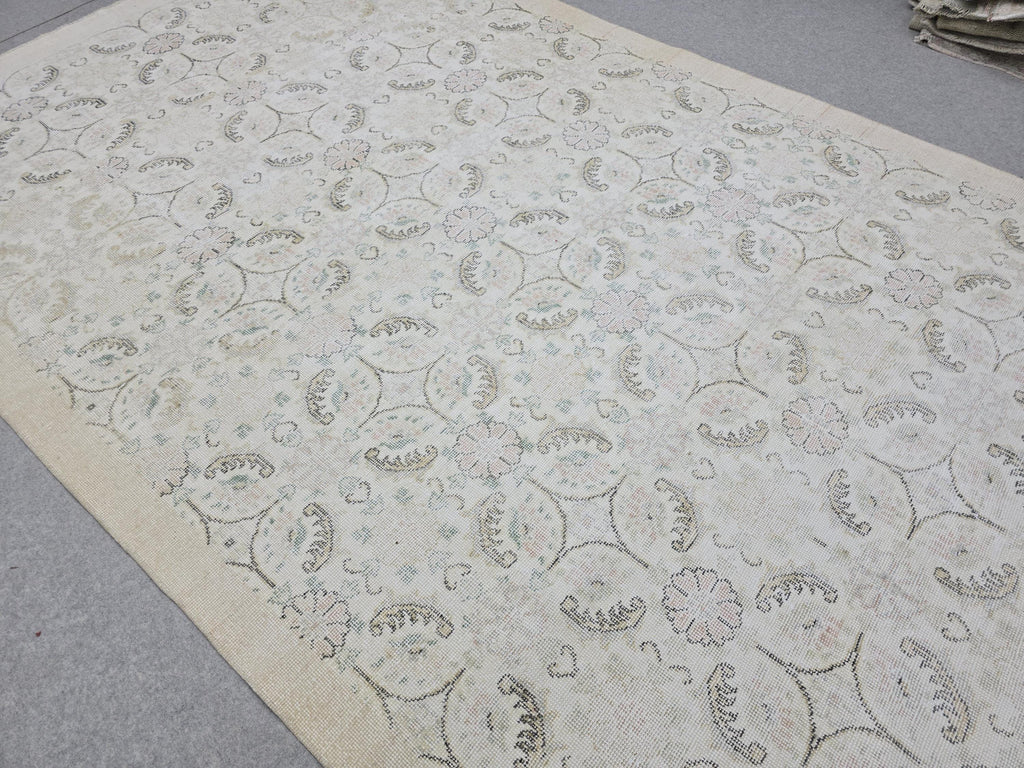 Wool Oushak Rug 6x10: Hand-Knotted  Cream Beige Vintage Turkish Rug