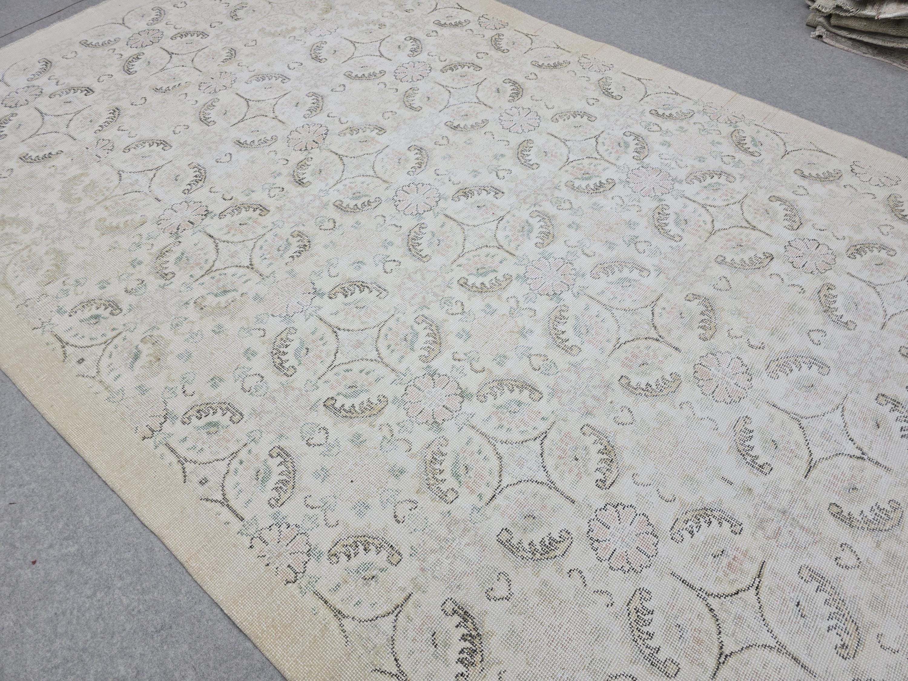 Wool Oushak Rug 6x10: Hand-Knotted  Cream Beige Vintage Turkish Rug