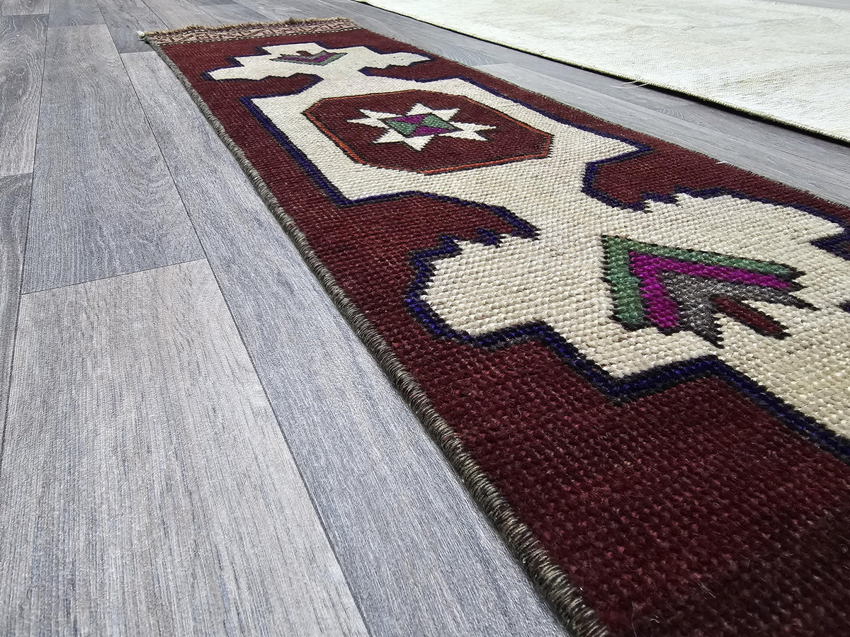 Vintage Turkish Oushak Wool Mat: Handwoven Tribal Bath Rug (1.2x3.9ft)